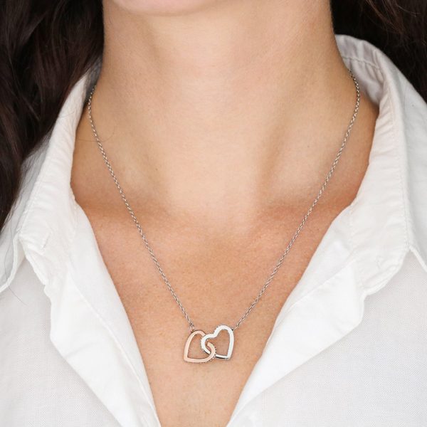 Interlocking-Hearts-Necklace-Model-min-600×600-3