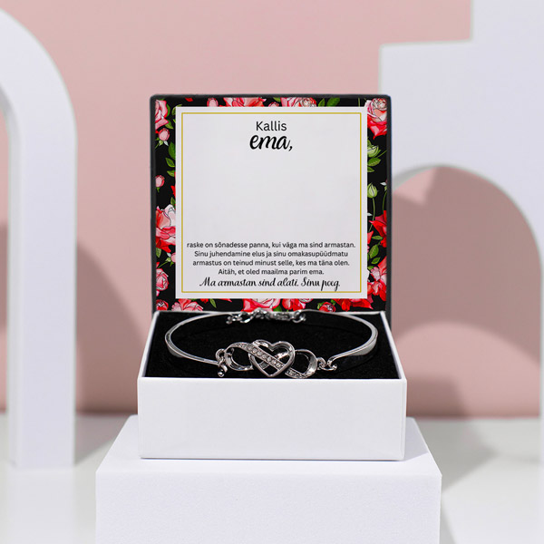 EE145_HAZEL_HEARTBRACELET_600x600px_V2