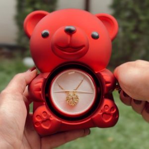 Ristikheina kaelakee 2 in 1 ja keerlev karu ehtekarp | CLOVERIE_ROSBEAR